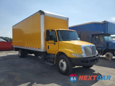 Czwarte zdjęcie samochodu z boku: 2017 INTERNATIONAL 4000 4300 BOX TRUCK VIN:3HAMMMML8HL458591 - miniatura