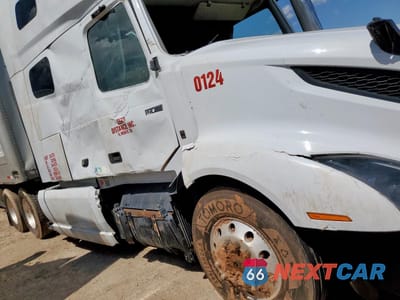 Zdjęcie 9 z 10 samochodu: 2022 VOLVO VN VNL VIN:4V4NC9EH9NN298420 - miniatura