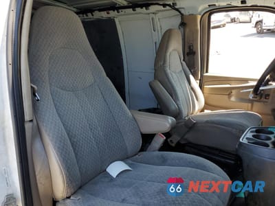 Zdjęcie 11 z 14 samochodu: 2005 CHEVROLET EXPRESS G2500 VIN:1GCGG25V451252281 - miniatura