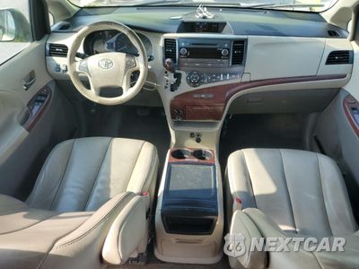 Zdjęcie 8 z 15 samochodu: 2014 TOYOTA SIENNA XLE VIN:5TDYK3DC2ES483434 - miniatura