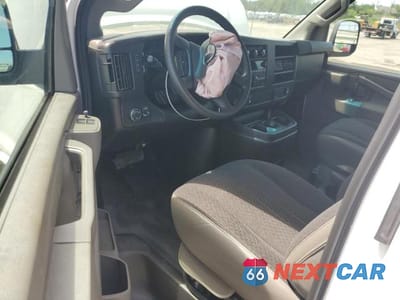 Zdjęcie 8 z 14 samochodu: 2021 GMC SAVANA G2500 VIN:1GTW7AFP3M1307128 - miniatura