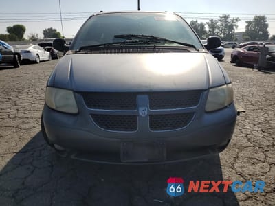 Piąte zdjęcie samochodu w środku: 2002 DODGE GRAND CARAVAN ES VIN:2B8GP54L02R690588 - miniatura