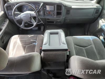 Zdjęcie 8 z 14 samochodu: 2005 GMC NEW SIERRA K1500 VIN:2GTEK13TX51327481 - miniatura