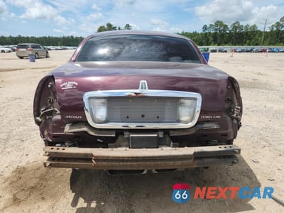 Zdjęcie 6 z 15 samochodu: 2008 LINCOLN TOWN CAR SIGNATURE LIMITED VIN:2LNHM82V68X635165 - miniatura