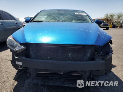 Piąte zdjęcie samochodu w środku: 2017 HYUNDAI ELANTRA SE VIN:5NPD74LF8HH067447 - miniatura