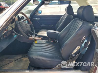 Zdjęcie 7 z 12 samochodu: 1987 MERCEDES-BENZ 560 SL VIN:WDBBA48D2HA056238 - miniatura