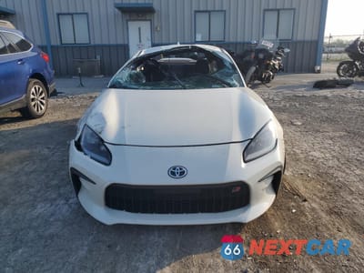 Piąte zdjęcie samochodu w środku: 2024 TOYOTA GR 86 PREMIUM VIN:JF1ZNBE14R9759562 - miniatura