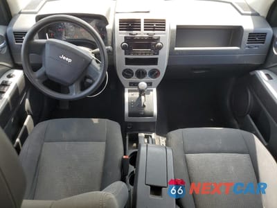 Zdjęcie 8 z 15 samochodu: 2008 JEEP COMPASS SPORT VIN:1J8FT47W18D735151 - miniatura