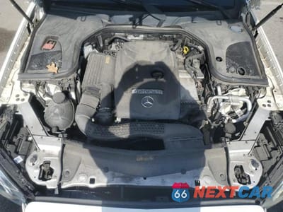 Zdjęcie 11 z 12 samochodu: 2017 MERCEDES-BENZ E 300 4MATIC VIN:WDDZF4KB6HA110283 - miniatura