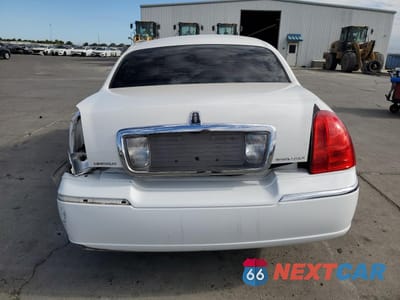 Zdjęcie 6 z 13 samochodu: 2010 LINCOLN TOWN CAR SIGNATURE LIMITED VIN:2LNBL8CV3AX751758 - miniatura