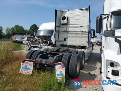 Czwarte zdjęcie samochodu z boku: 2023 VOLVO VNL SEMI TRUCK VIN:4V4NC9EH7PN622502 - miniatura