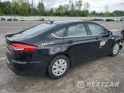 Trzecie zdjęcie samochodu z tyłu: 2019 FORD FUSION S VIN:3FA6P0G70KR217808 - miniatura