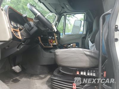 Piąte zdjęcie samochodu w środku: 2016 INTERNATIONAL PROSTAR VIN:3HSDJAPR2GN284913 - miniatura