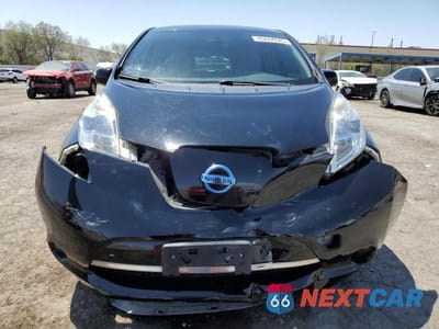 Piąte zdjęcie samochodu w środku: 2011 NISSAN LEAF SV VIN:JN1AZ0CP2BT005126 - miniatura