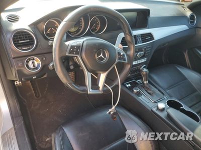 Zdjęcie 8 z 12 samochodu: 2012 MERCEDES-BENZ C 63 AMG VIN:WDDGJ7HB9CF927547 - miniatura