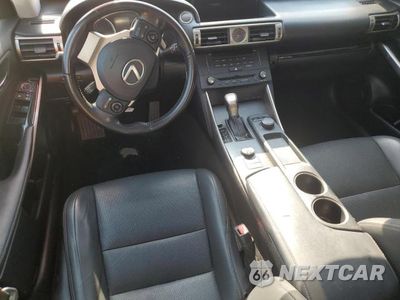 Zdjęcie 8 z 12 samochodu: 2016 LEXUS IS 200T VIN:JTHBA1D21G5008658 - miniatura