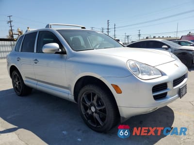 Czwarte zdjęcie samochodu z boku: 2005 PORSCHE CAYENNE VIN:WP1AA29P25LA23054 - miniatura