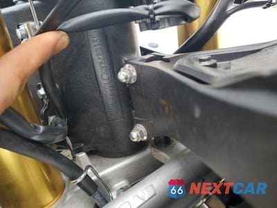 Zdjęcie 9 z 10 samochodu: 2020 SUZUKI GSX-R750 VIN:JS1GR7MA0L7100590 - miniatura