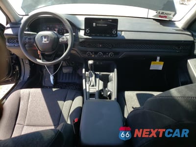 Zdjęcie 8 z 13 samochodu: 2025 HONDA ACCORD LX VIN:1HGCY1F25SA043767 - miniatura