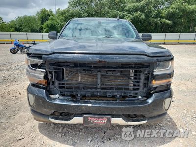 Piąte zdjęcie samochodu w środku: 2017 CHEVROLET SILVERADO K1500 LT VIN:3GCUKREC6HG315525 - miniatura
