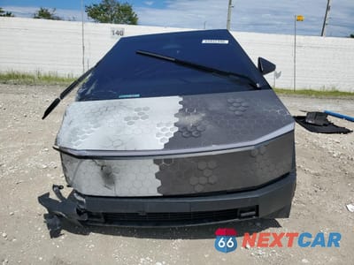 Piąte zdjęcie samochodu w środku: 2024 TESLA CYBERTRUCK VIN:7G2CEHED4RA000603 - miniatura