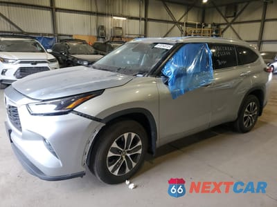 2021 TOYOTA HIGHLANDER XLE 5TDGZRBH7MS557129 - główne zdjęcie licytacji z USA - miniatura