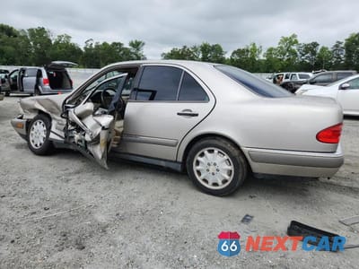Drugie zdjęcie samochodu z przodu: 1997 MERCEDES-BENZ E 320 VIN:WDBJF55F2VA436054 - miniatura