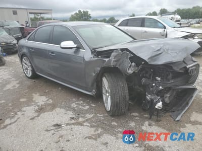 Czwarte zdjęcie samochodu z boku: 2014 AUDI S4 PRESTIGE VIN:WAUKGAFL6EA015712 - miniatura