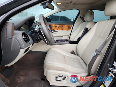 Zdjęcie 7 z 15 samochodu: 2012 JAGUAR XJ VIN:SAJWA1CB5CLV32701 - miniatura