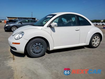 2010 VOLKSWAGEN NEW BEETLE 3VWPG3AGXAM010554 - główne zdjęcie licytacji z USA - miniatura