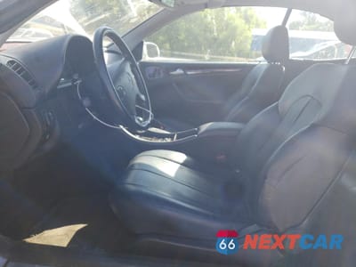 Zdjęcie 7 z 14 samochodu: 2001 MERCEDES-BENZ CLK 320 VIN:WDBLK65G01T076445 - miniatura