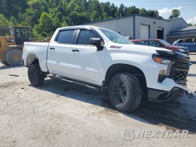 Czwarte zdjęcie samochodu z boku: 2022 CHEVROLET SILVERADO K1500 TRAIL BOSS CUSTOM VIN:3GCPDCED4NG570778 - miniatura
