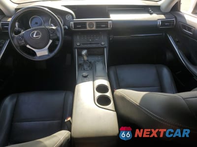 Zdjęcie 8 z 14 samochodu: 2016 LEXUS IS 200T VIN:JTHBA1D2XG5017584 - miniatura
