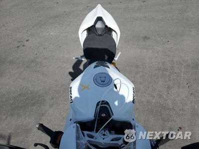 Piąte zdjęcie samochodu w środku: 2023 DUCATI PANIGALE V2 VIN:ZDMHAATW8PB012518 - miniatura