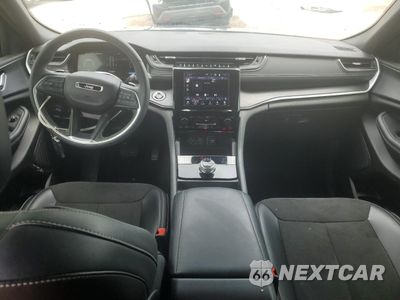 Zdjęcie 8 z 16 samochodu: 2023 JEEP GRAND CHEROKEE LAREDO VIN:1C4RJHAG4PC660470 - miniatura