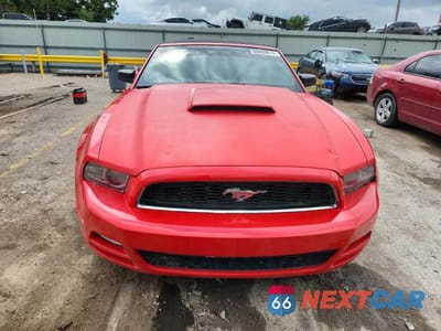 Piąte zdjęcie samochodu w środku: 2014 FORD MUSTANG VIN:1ZVBP8EM7E5215803 - miniatura