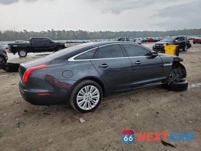 Trzecie zdjęcie samochodu z tyłu: 2012 JAGUAR XJ VIN:SAJWA1CB5CLV32701 - miniatura