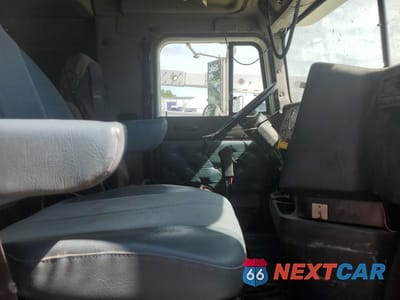 Zdjęcie 6 z 10 samochodu: 1999 INTERNATIONAL 9400 SEMI TRUCK VIN:2HSFHAERXXC087707 - miniatura