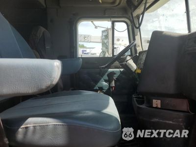 Zdjęcie 6 z 10 samochodu: 1999 INTERNATIONAL 9400 SEMI TRUCK VIN:2HSFHAERXXC087707 - miniatura