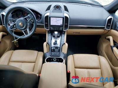 Zdjęcie 8 z 14 samochodu: 2017 PORSCHE CAYENNE VIN:WP1AA2A25HKA90872 - miniatura
