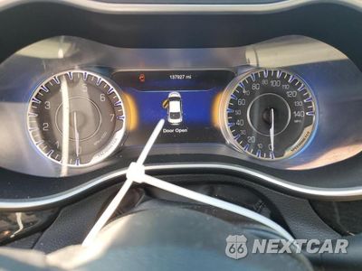 Zdjęcie 9 z 12 samochodu: 2015 CHRYSLER 200 C VIN:1C3CCCCGXFN525226 - miniatura