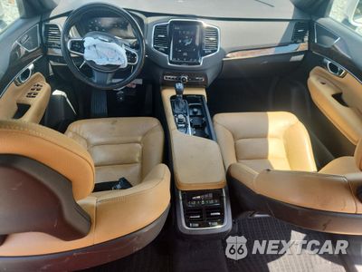 Zdjęcie 8 z 14 samochodu: 2016 VOLVO XC90 T6 VIN:YV4A22PK0G1040503 - miniatura