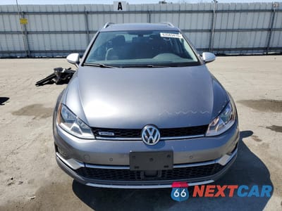 Piąte zdjęcie samochodu w środku: 2017 VOLKSWAGEN GOLF ALLTRACK S VIN:3VWH17AU9HM544237 - miniatura