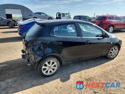 Trzecie zdjęcie samochodu z tyłu: 2013 MAZDA MAZDA2 VIN:JM1DE1LZ4D0157748 - miniatura