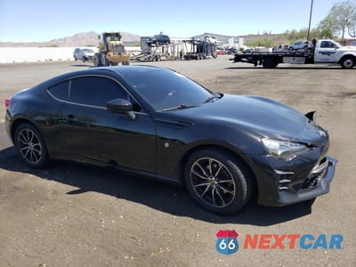 Czwarte zdjęcie samochodu z boku: 2017 TOYOTA 86 BASE VIN:JF1ZNAA16H8710397 - miniatura