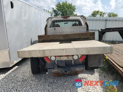 Zdjęcie 6 z 12 samochodu: 2000 FORD SUPER DUTY F-350 W/D VIN:1FDWF37F5YEE28547 - miniatura