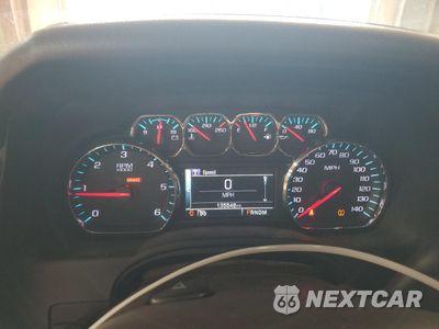 Zdjęcie 9 z 15 samochodu: 2015 CHEVROLET SUBURBAN K1500 LT VIN:1GNSKJKC8FR225116 - miniatura