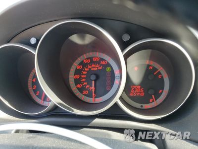Zdjęcie 9 z 14 samochodu: 2004 MAZDA 3 HATCHBACK VIN:JM1BK343241199108 - miniatura