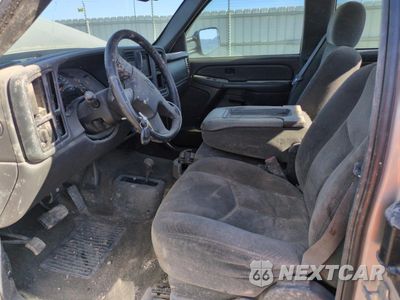 Zdjęcie 7 z 12 samochodu: 2005 CHEVROLET SILVERADO K1500 VIN:1GCEK19B35E275057 - miniatura