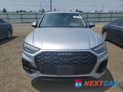 Piąte zdjęcie samochodu w środku: 2023 AUDI Q5 PRESTIGE 45 VIN:WA1FAAFY6P2133378 - miniatura